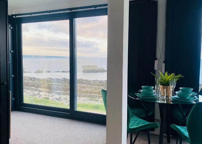 Luxury Beach Front Rooms- Pma